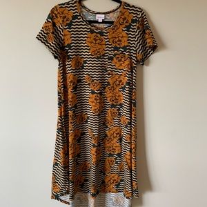 Lularoe floral Carly size M